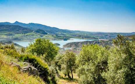El lago Zahara está a menos de 5 km